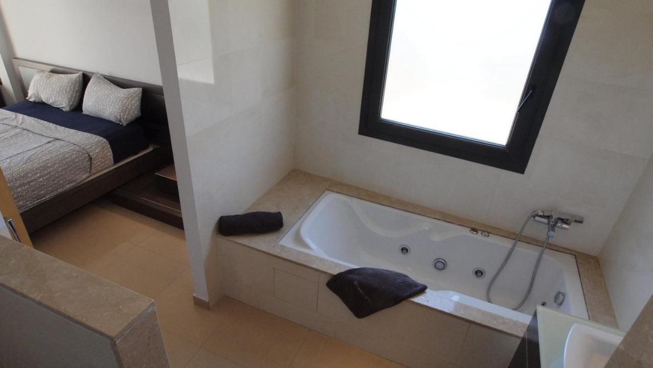 Costacabana - Macey Villa